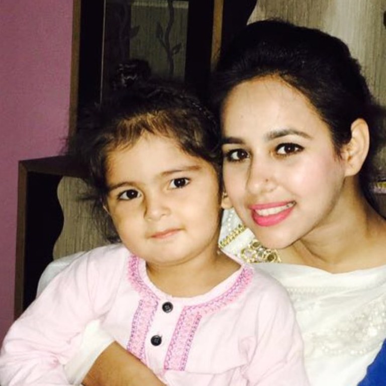 Sunanda Sharma With Baby - HD Wallpaper 