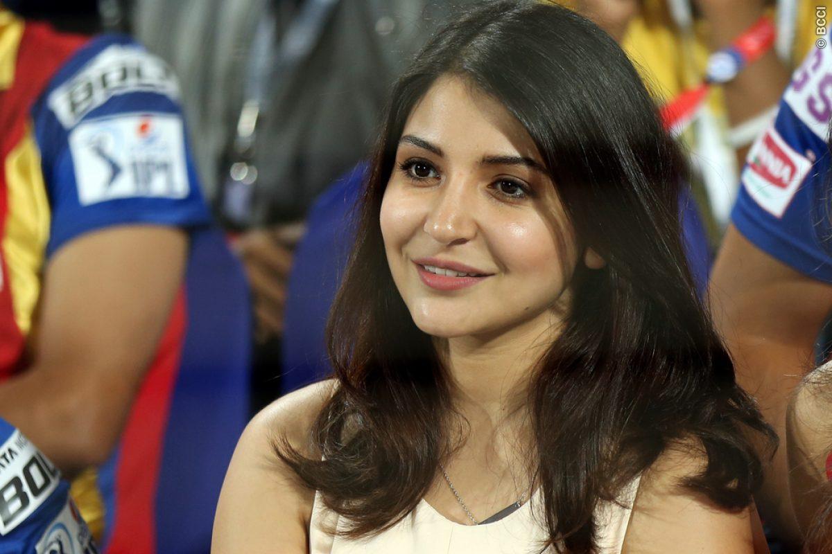 Anushka Sharma At World Cup Cricket Metch Photos - Anushka Sharma Image Hd Download - HD Wallpaper 