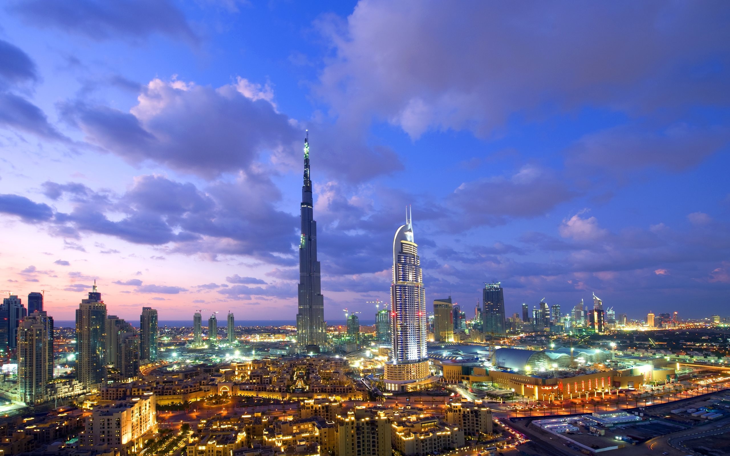 Dubai, Skyscrapers, Uae, United Arab Emirates, Burj - City View With Clouds - HD Wallpaper 