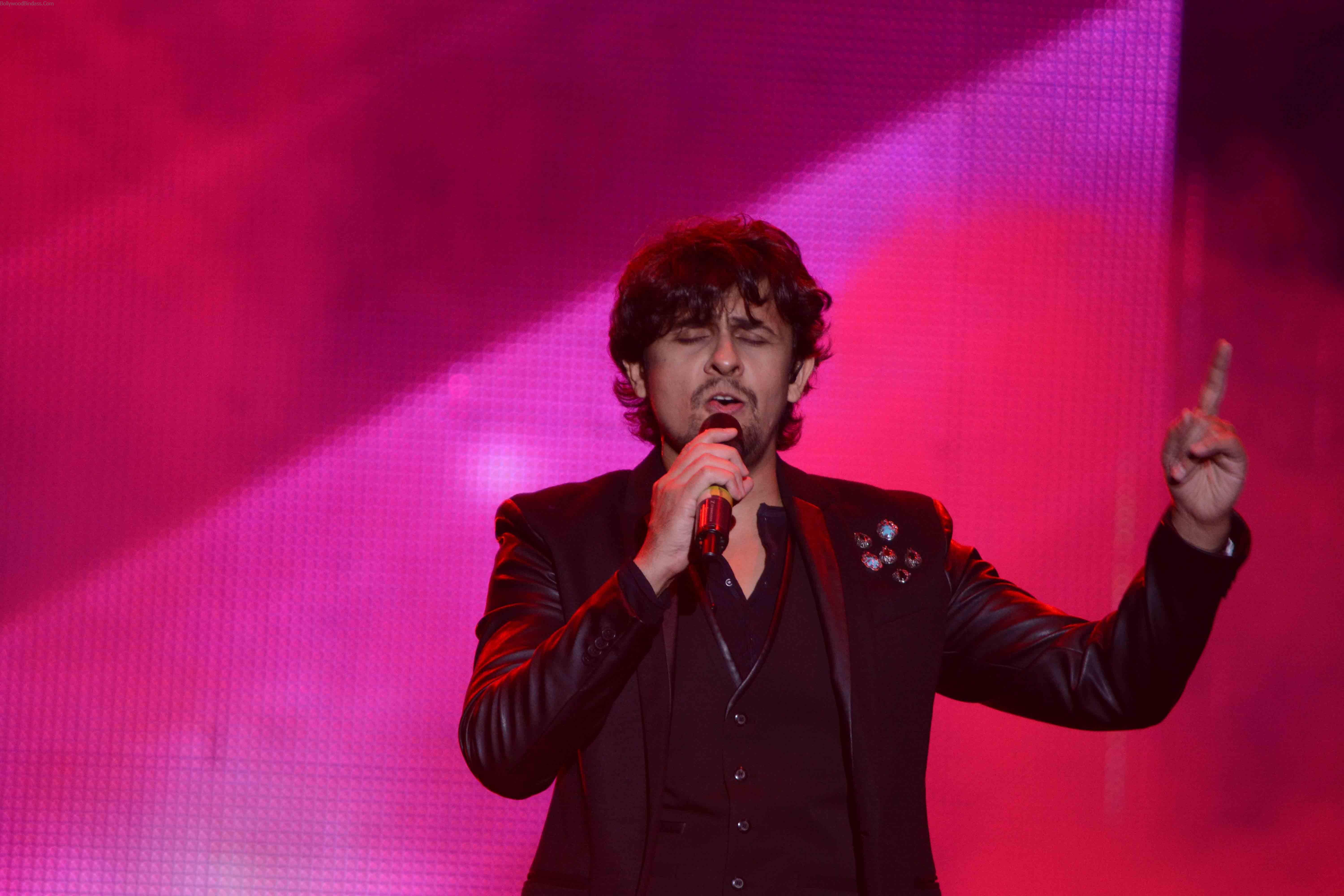 Sonu Nigam Twitter - Singing - HD Wallpaper 