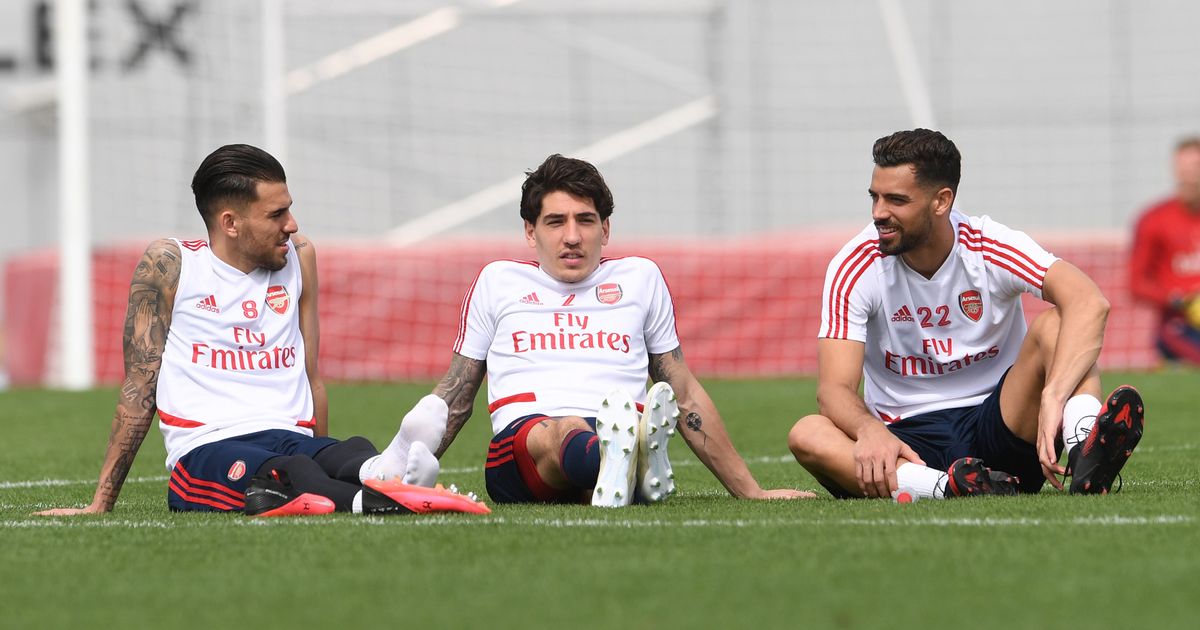 Hector Bellerin Responds To Suggestion Arsenal Are - Team - HD Wallpaper 