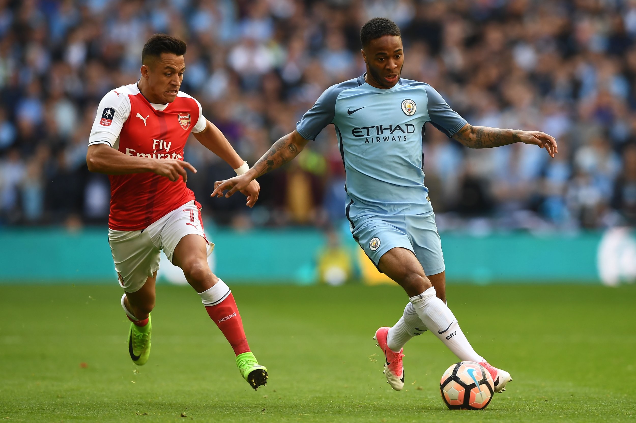 Manchester City Winger Raheem Sterling, Right, With - Raheem Sterling Alexis Sanchez - HD Wallpaper 