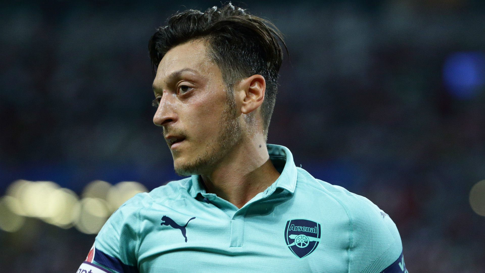 Mesut Ozil - HD Wallpaper 