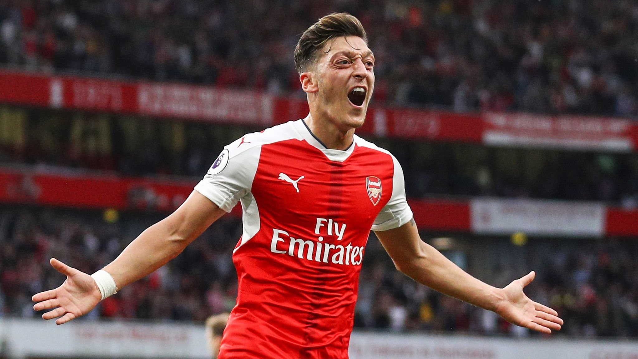 Ozil Arsenal Wallpaper - HD Wallpaper 