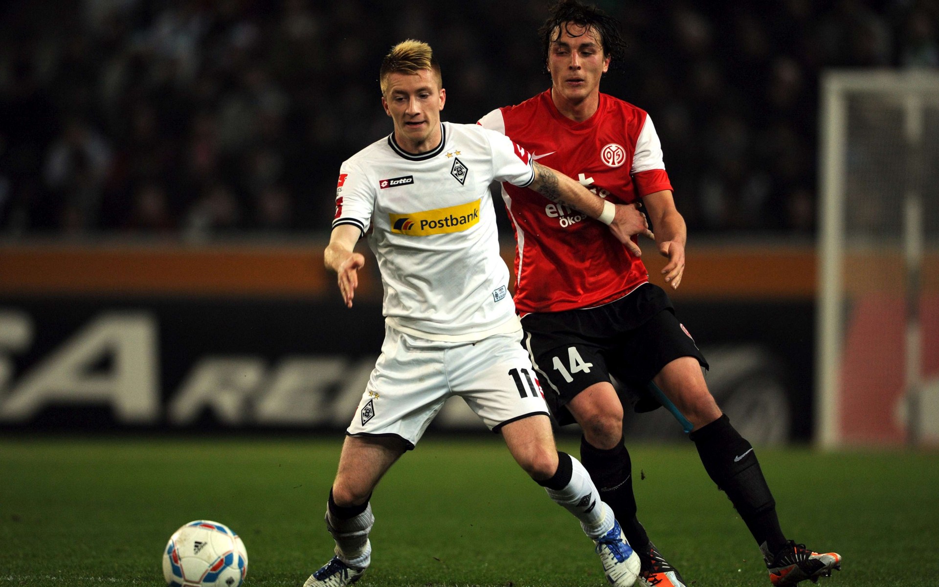 Kick Up A Soccer Ball - HD Wallpaper 