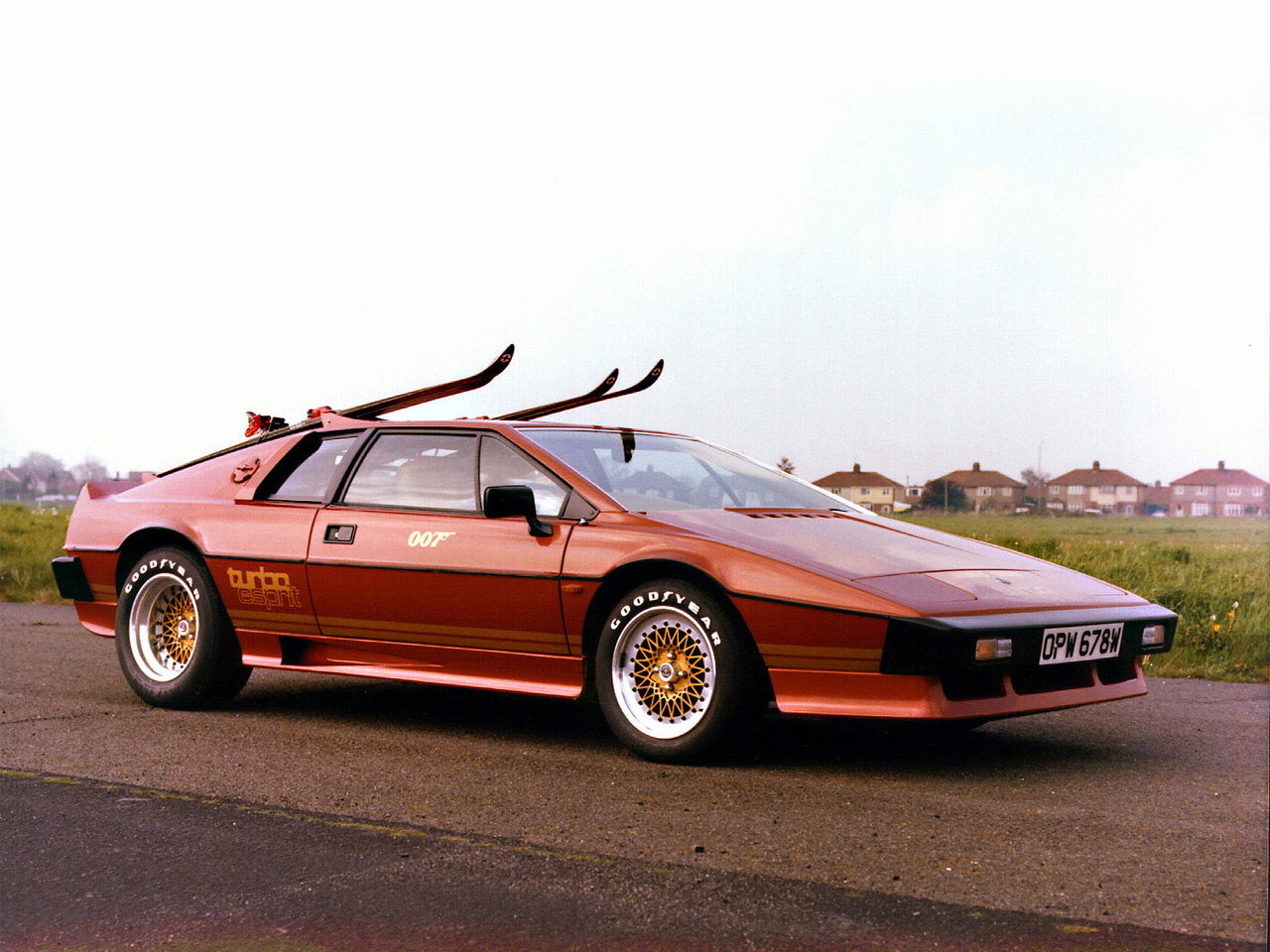 Lotus Esprit Turbo James Bond - HD Wallpaper 