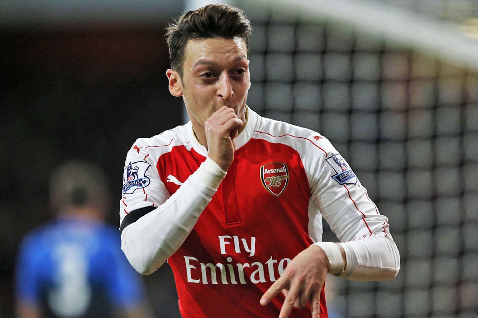 High Resolution Wallpaper - Mesut Ozil M - HD Wallpaper 