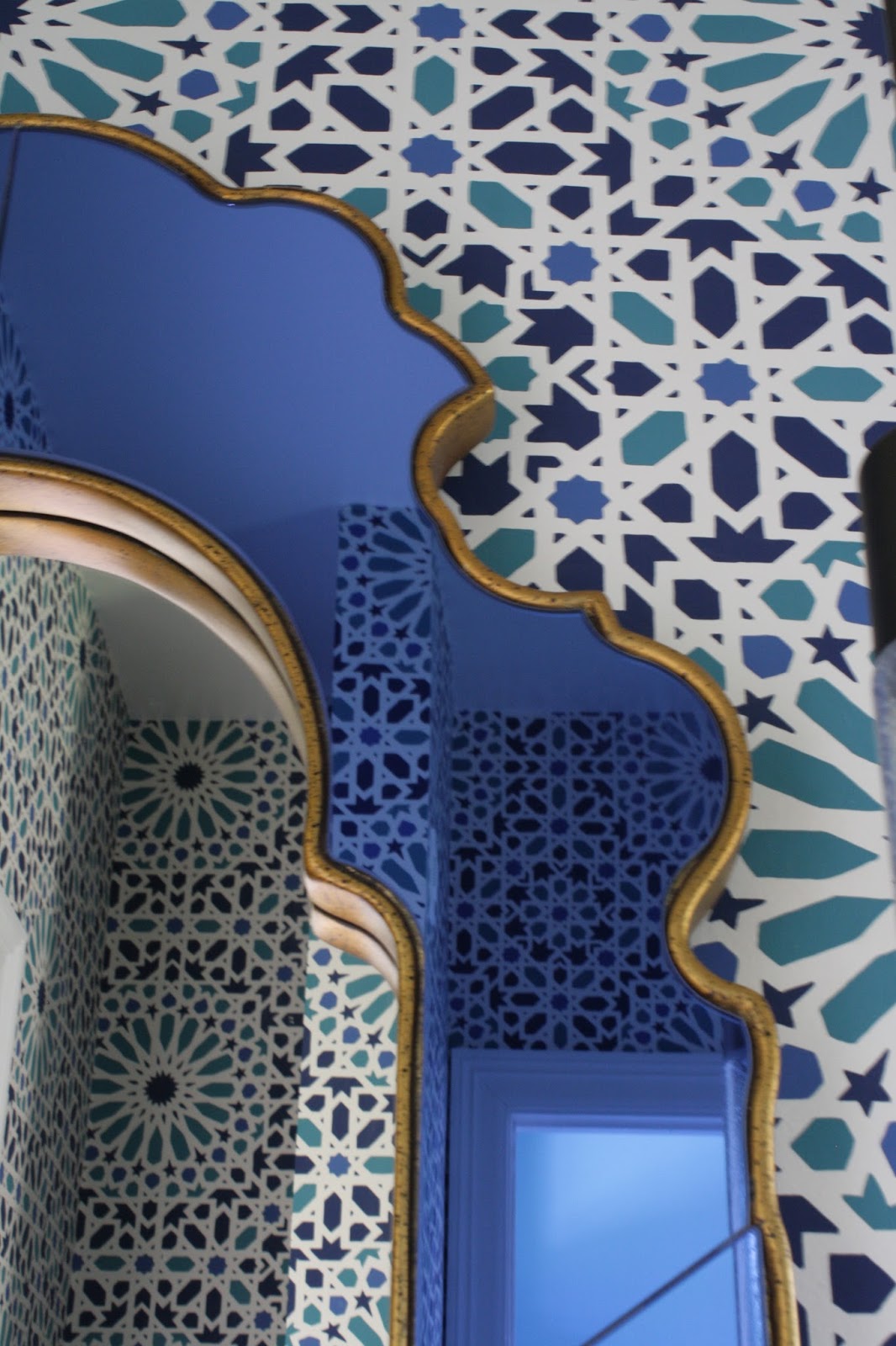Moroccan Style Bathroom Mirrors - HD Wallpaper 