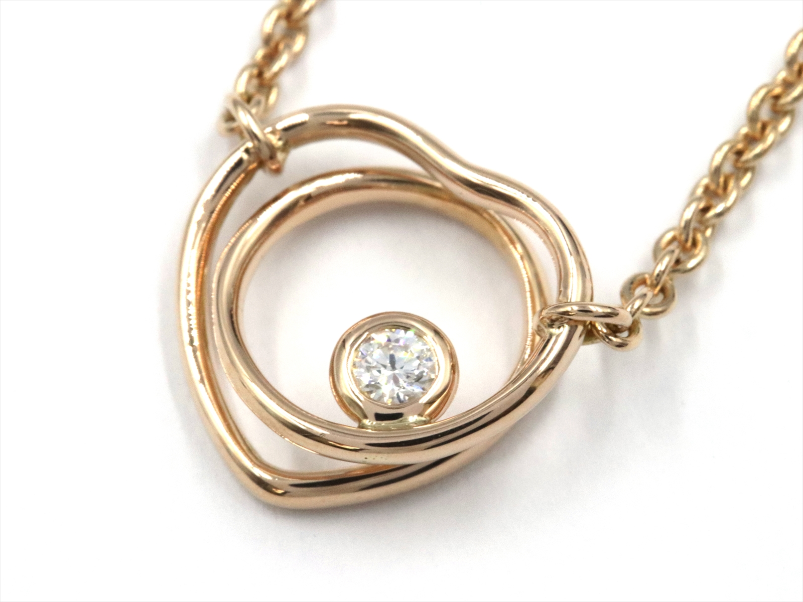 Locket - HD Wallpaper 