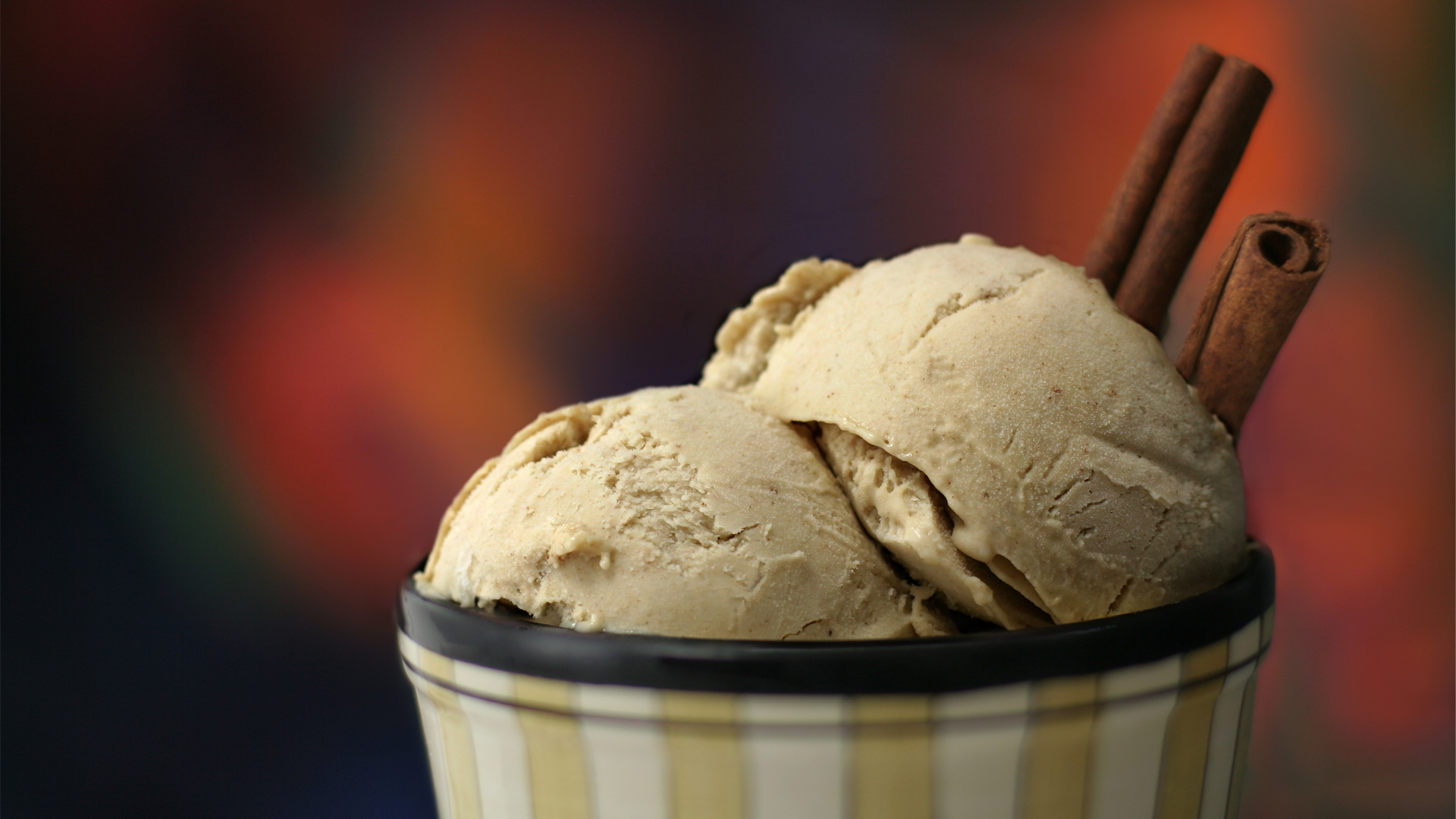 Dark Background And Ice Cream With Cinnamon - Ice Cream Hd Images Dark - HD Wallpaper 