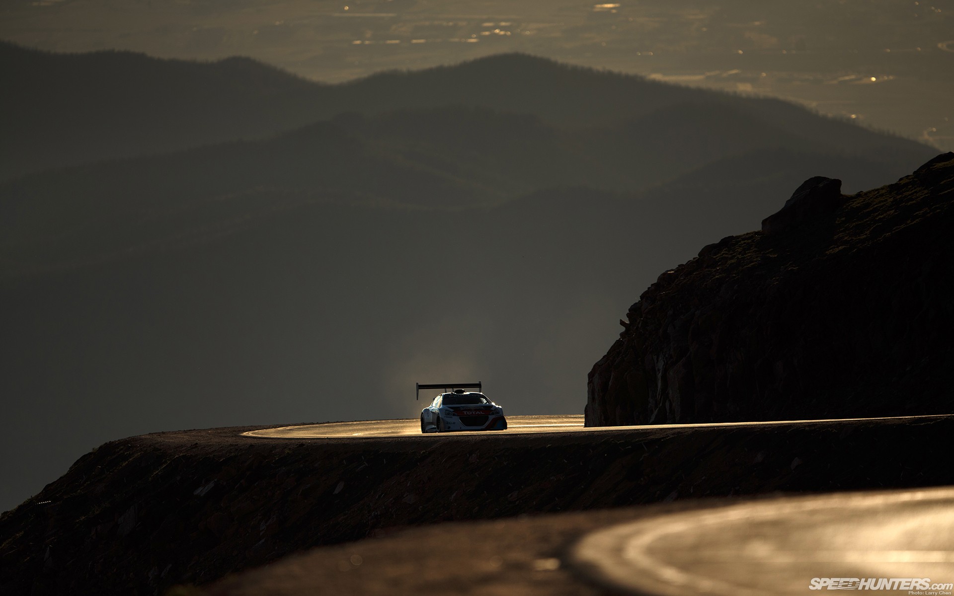 Wallpaper - Larry Chen Pikes Peak - HD Wallpaper 