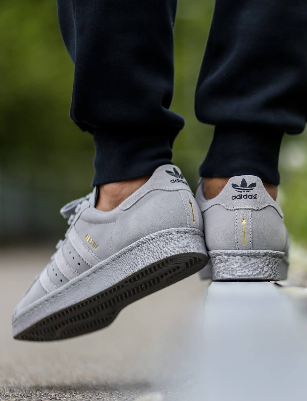 Adidas Superstar Berlin - HD Wallpaper 