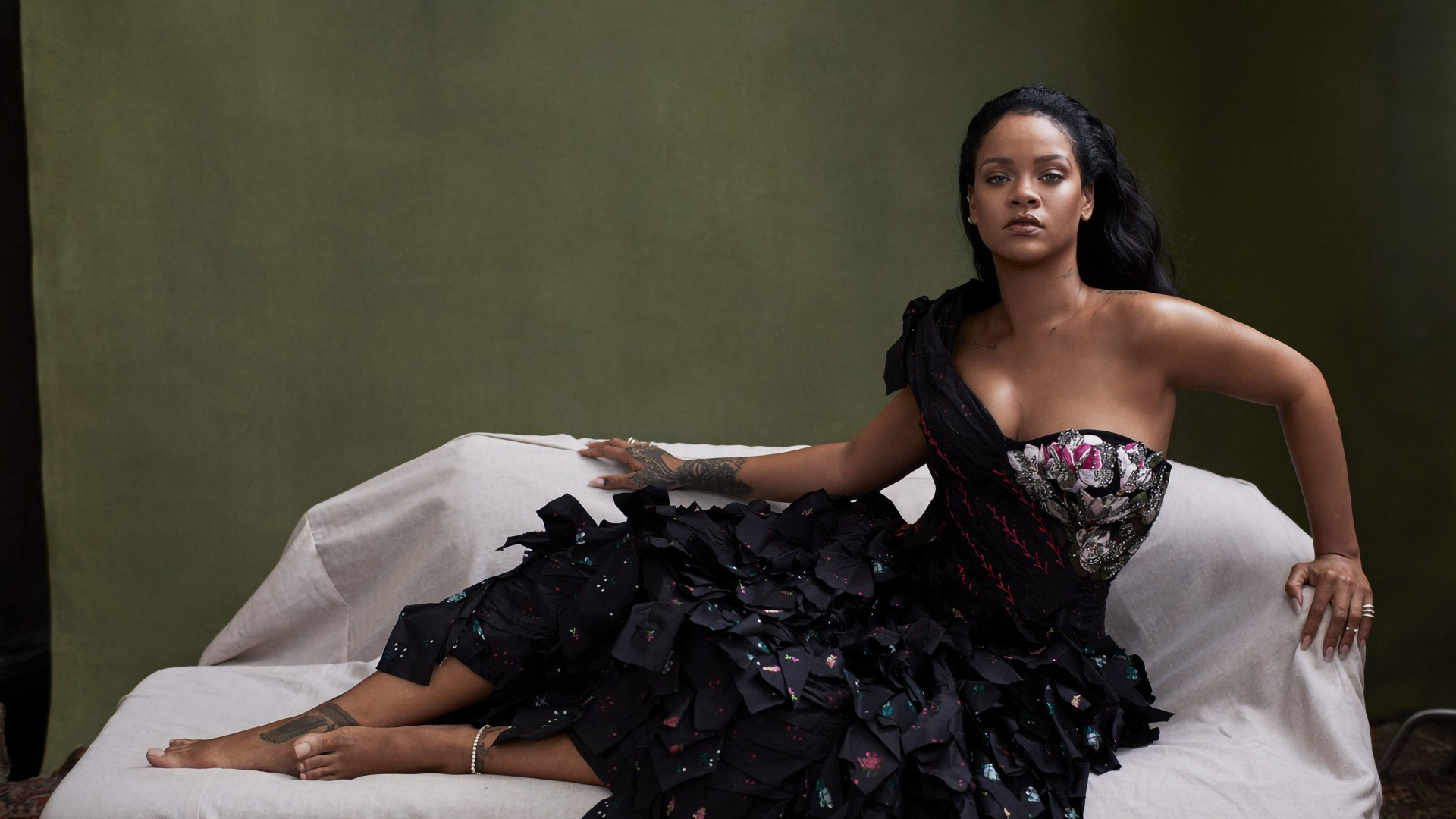 Rihanna Vogue November 2019 - HD Wallpaper 