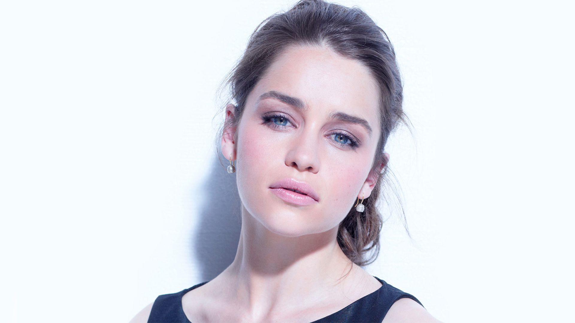 Emilia Clarke Beautiful Sexy - HD Wallpaper 