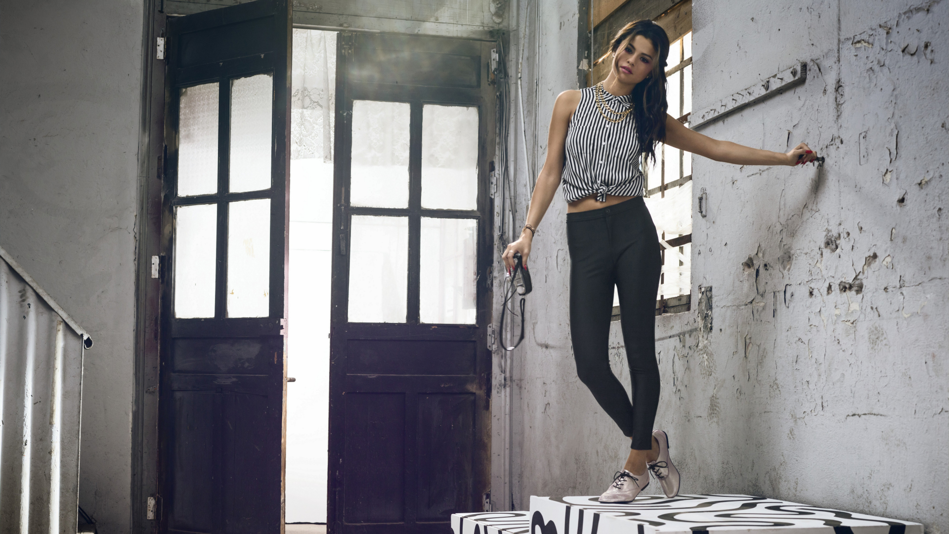 Selena Gomez Adidas Neo Pants - HD Wallpaper 