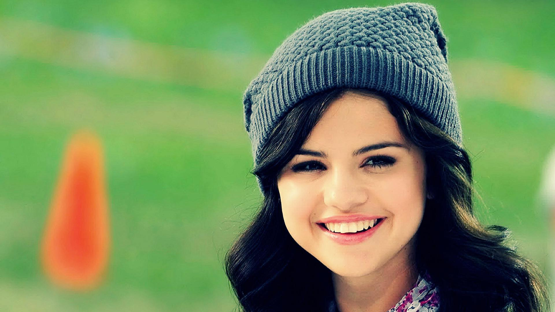 Cute Selena Gomez Wallpaper Hd - HD Wallpaper 