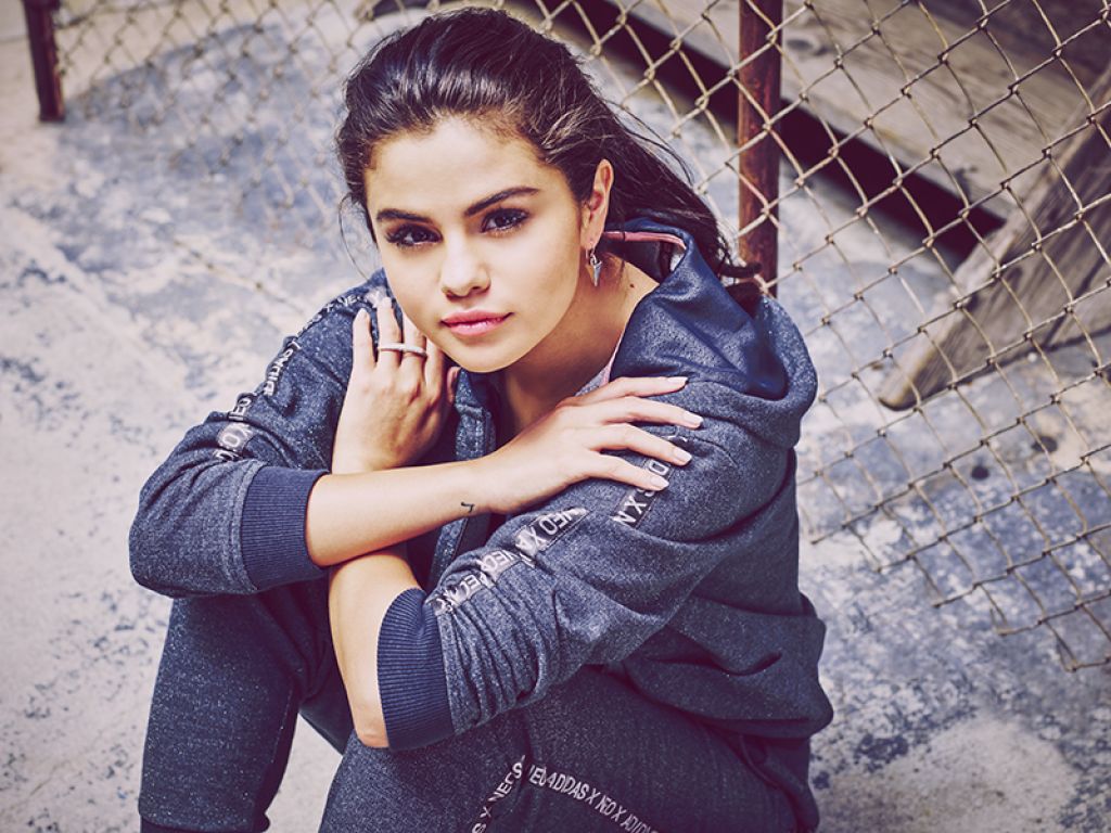 Selena Gomez Adidas Neo Fall - HD Wallpaper 