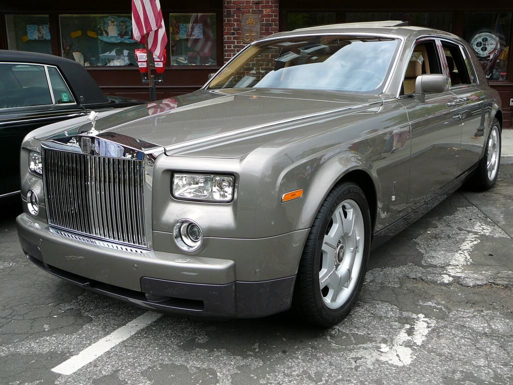 Hq 2006 Rolls Royce Phantom Wallpapers - List Of Veblen Goods Company - HD Wallpaper 