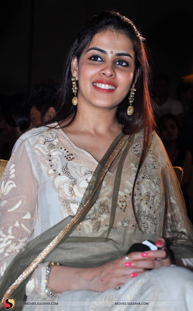 Genelia D'souza - HD Wallpaper 