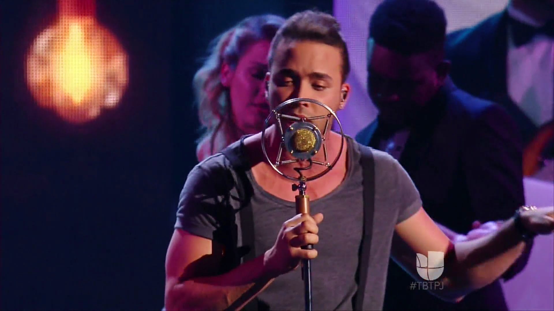 Prince Royce Stand By Me La Carretera - HD Wallpaper 