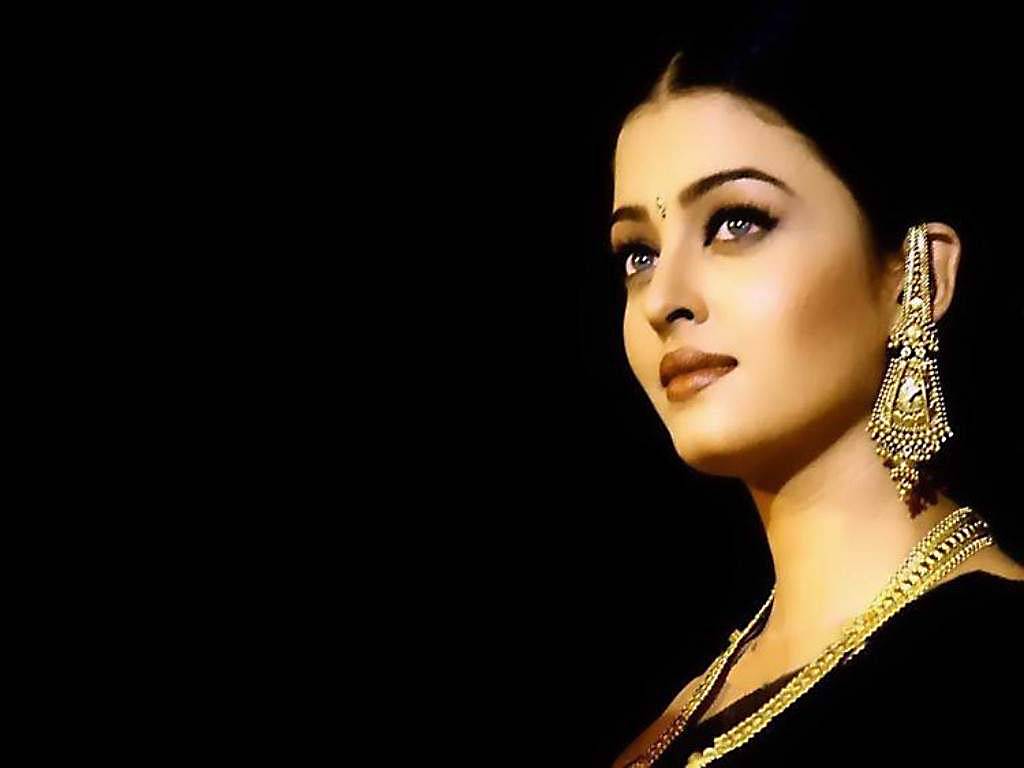 Aishwarya Rai Wallpapers - 6 Lines Urdu Poetry - HD Wallpaper 