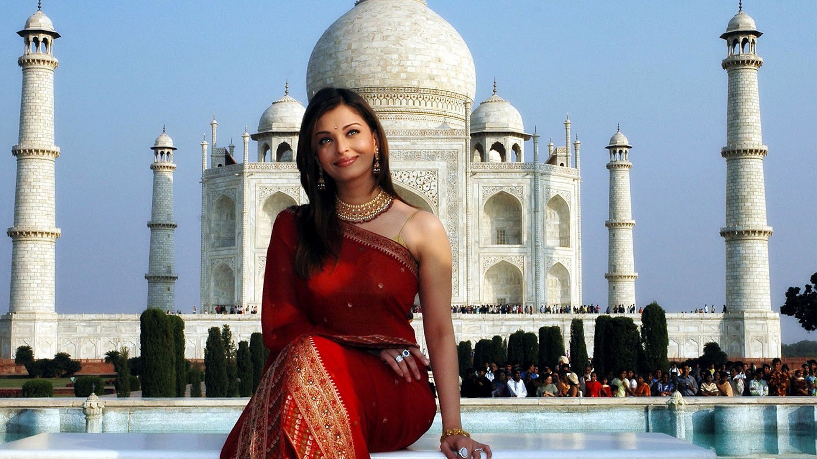 Aishwarya Rai Bachchan Hd Wallpapers - Taj Mahal - HD Wallpaper 