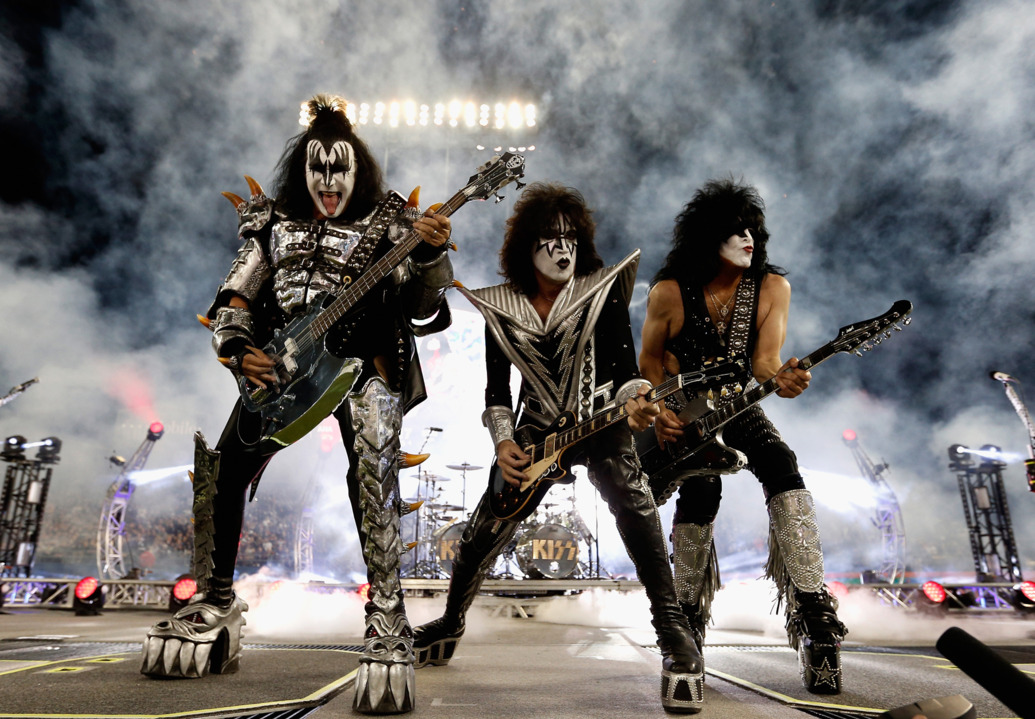 Kiss - HD Wallpaper 