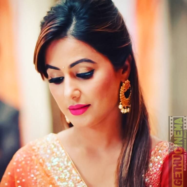 Hindi Beautiful Actress Hina Khan - HD Wallpaper 