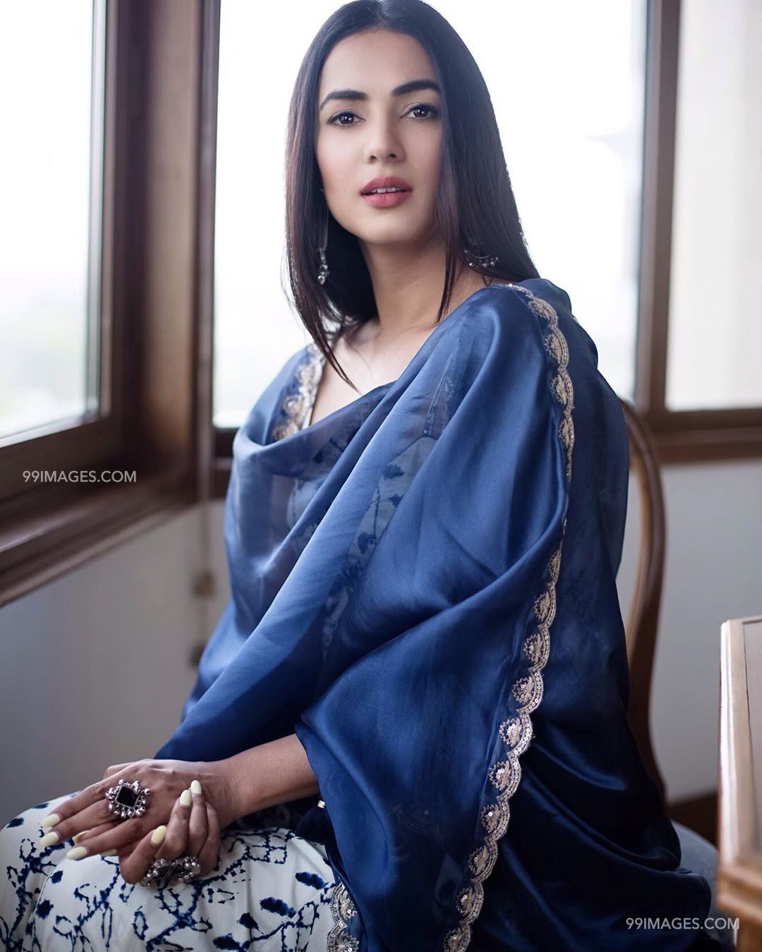 Sonal Chauhan Hd Photos & Wallpapers (52810) - Sonal Chauhan Dp Latest - HD Wallpaper 