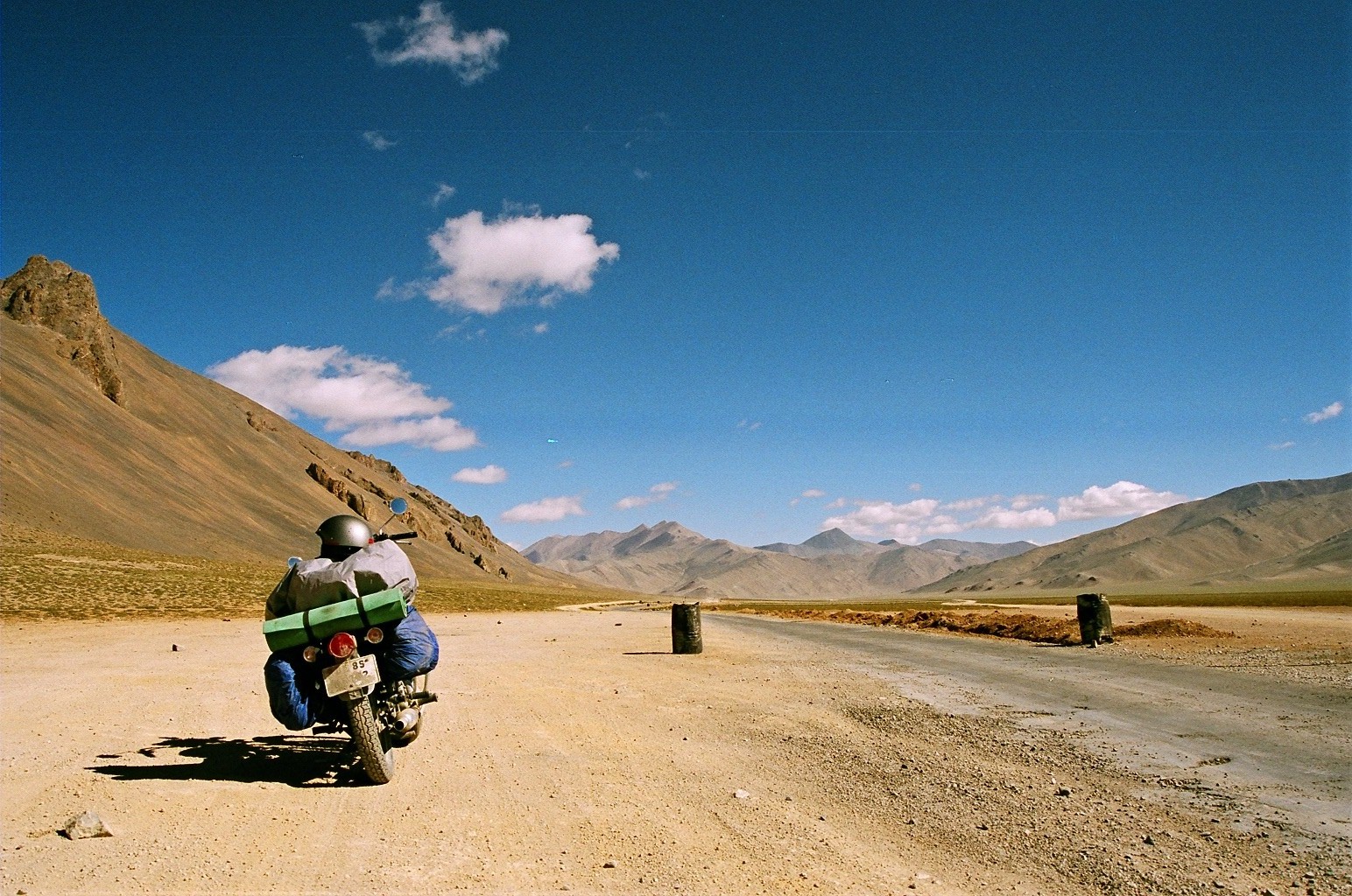 Image Alternative Text - Bike Ladakh Wallpaper Hd - 1544x1024 Wallpaper -  