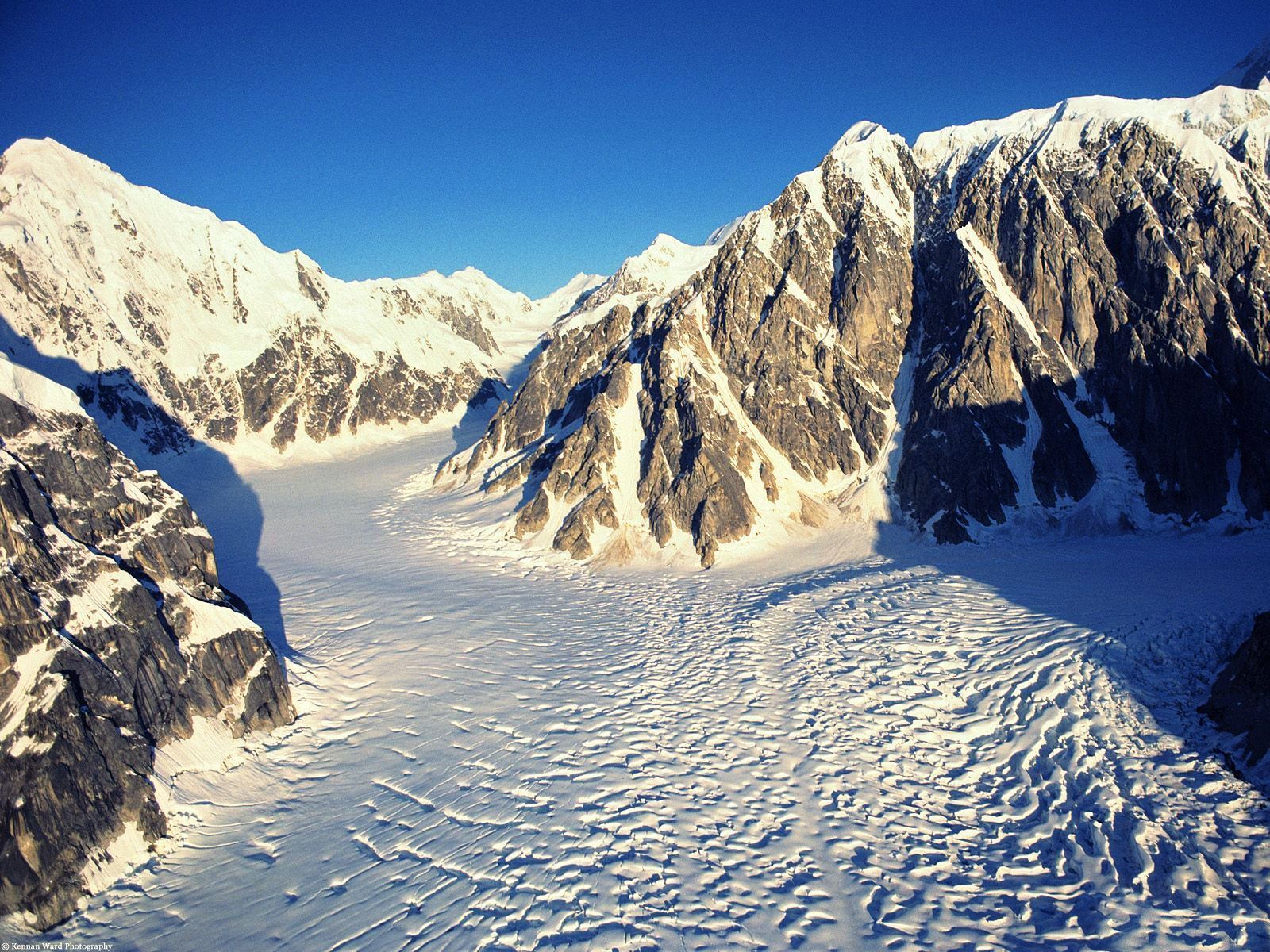 Beautiful Nature Snowy Mountains - HD Wallpaper 