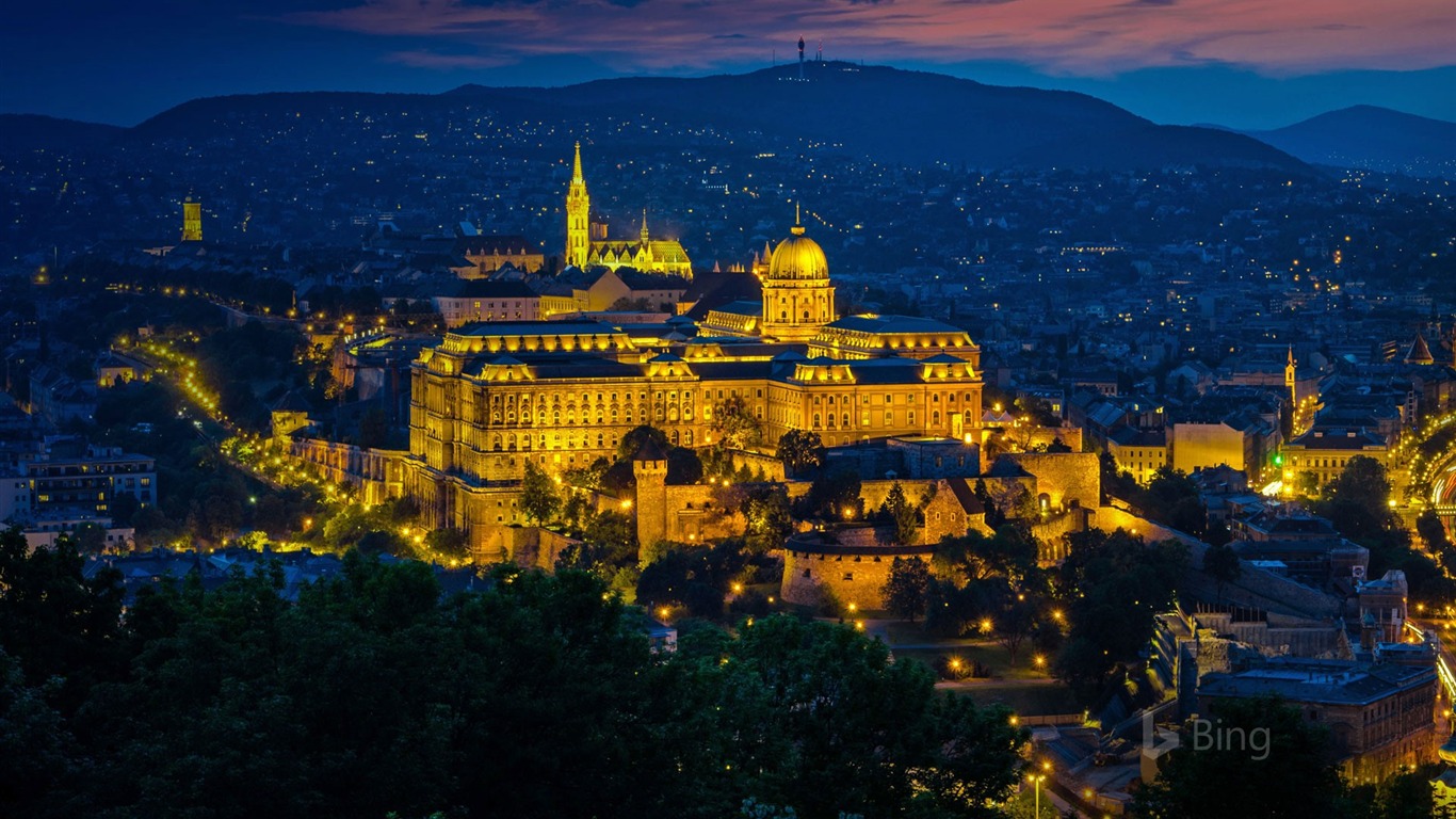 Hungary Buda Castle Seen From Gellert Hill In Budapest - Budapest - HD Wallpaper 