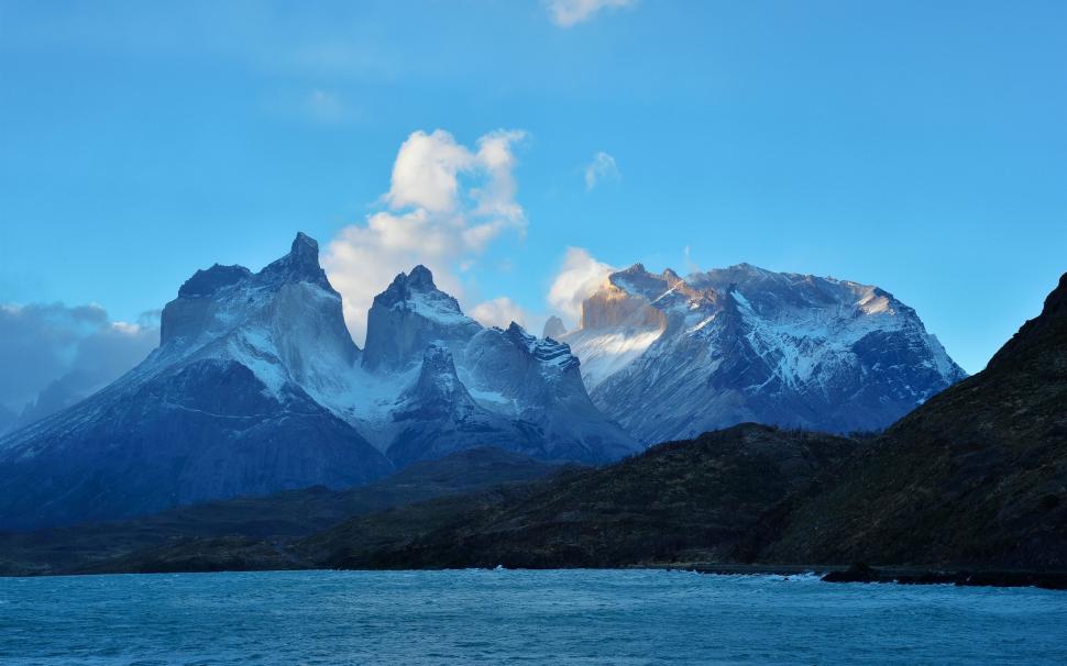 Beautiful Japanese Landscape, Uyuni Salt Lake, Mountains, - Torres Del Paine National Park - HD Wallpaper 