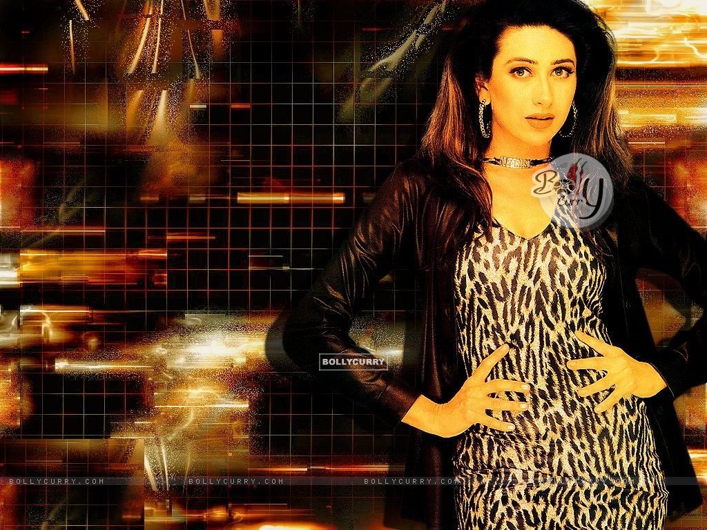 Karishma Kapoor - Karisma Kapoor - HD Wallpaper 