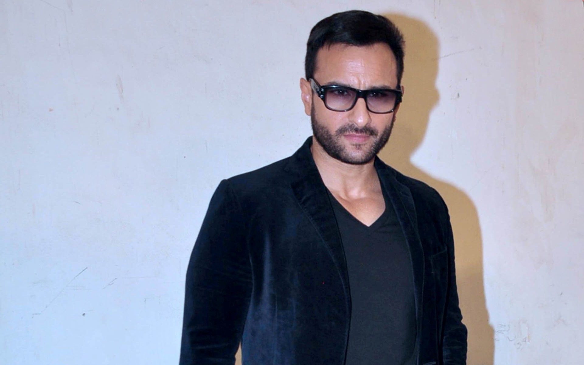 Bollywood Actor Saif Ali Khan Wallpaper - Gentleman - HD Wallpaper 