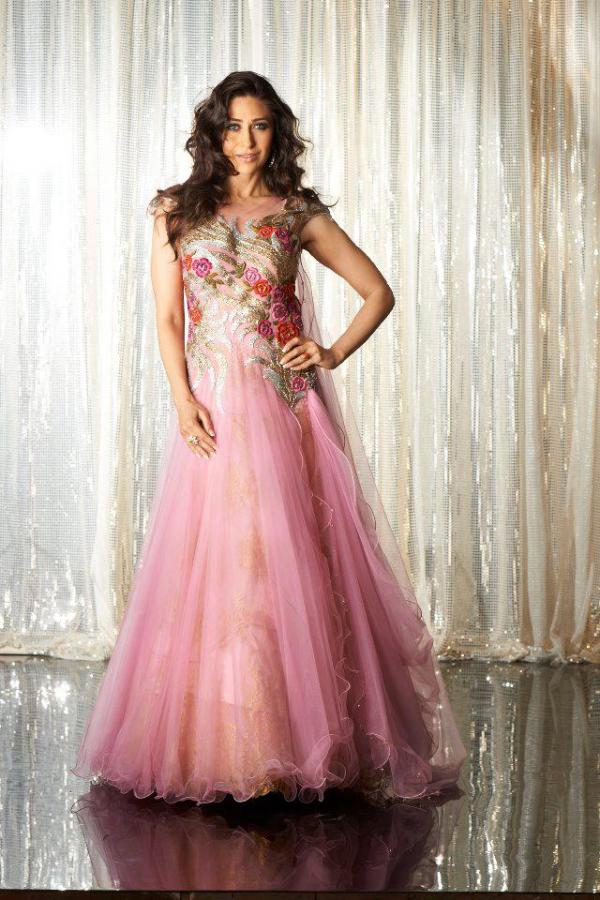 Karishma Kapoor In Ball Gown - HD Wallpaper 