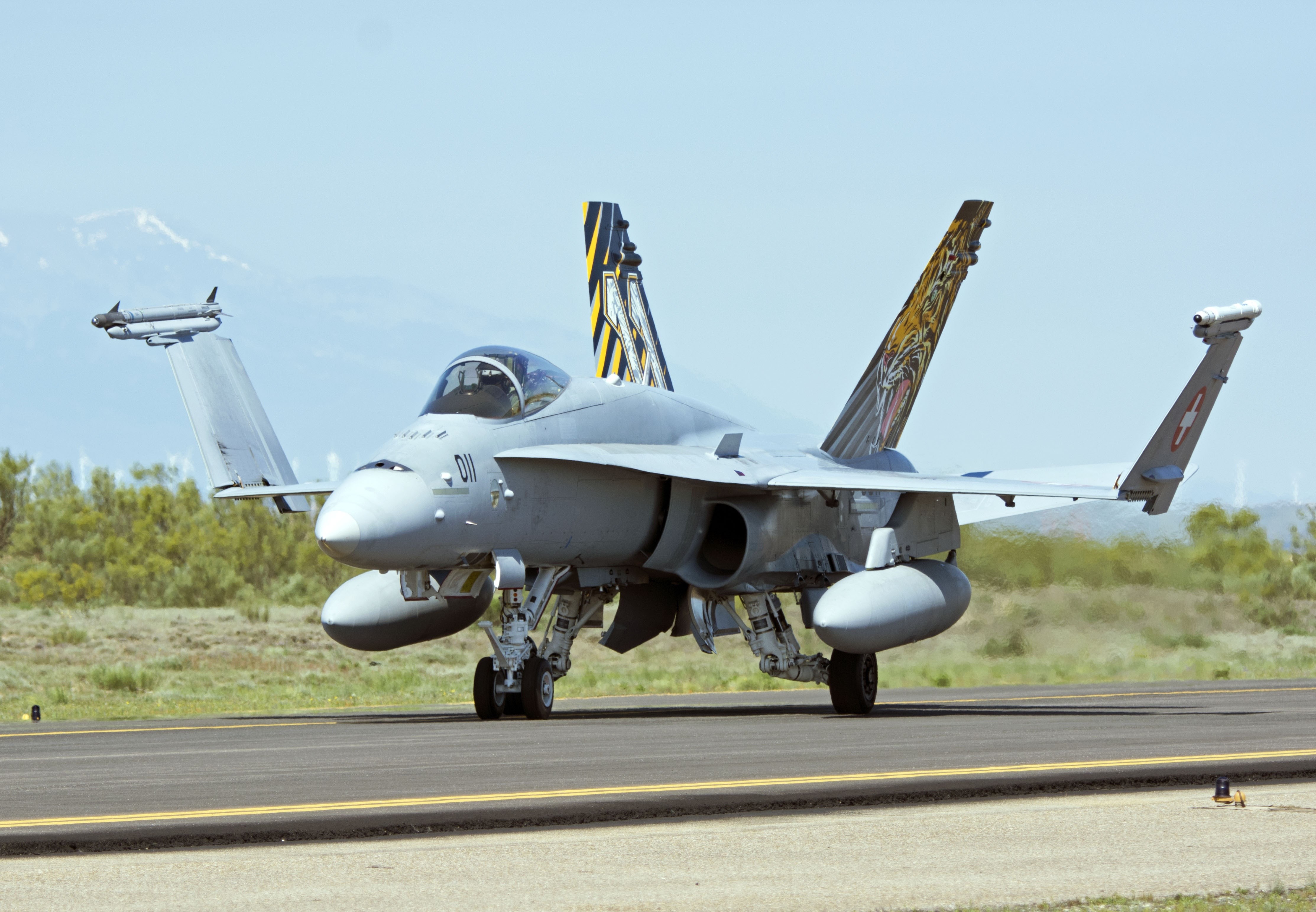 Mcdonnell Douglas F/a-18 Hornet - HD Wallpaper 