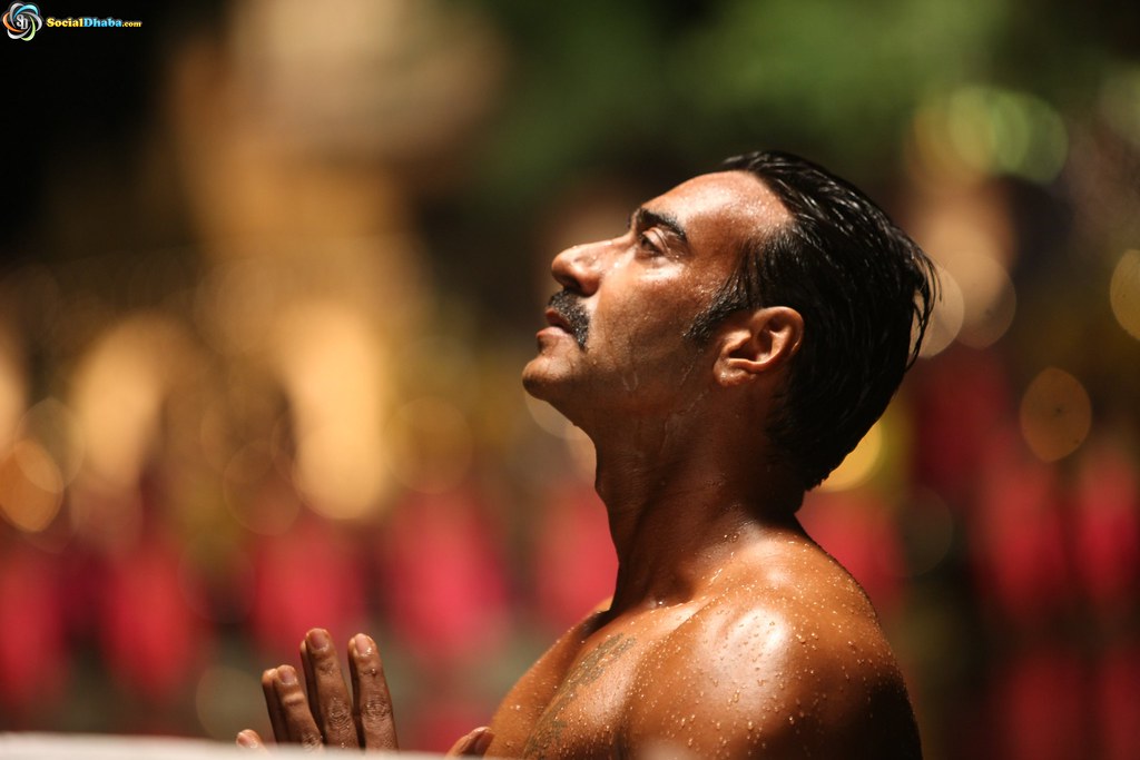 Singam Movie Wallpaper Ajay Devgan - HD Wallpaper 