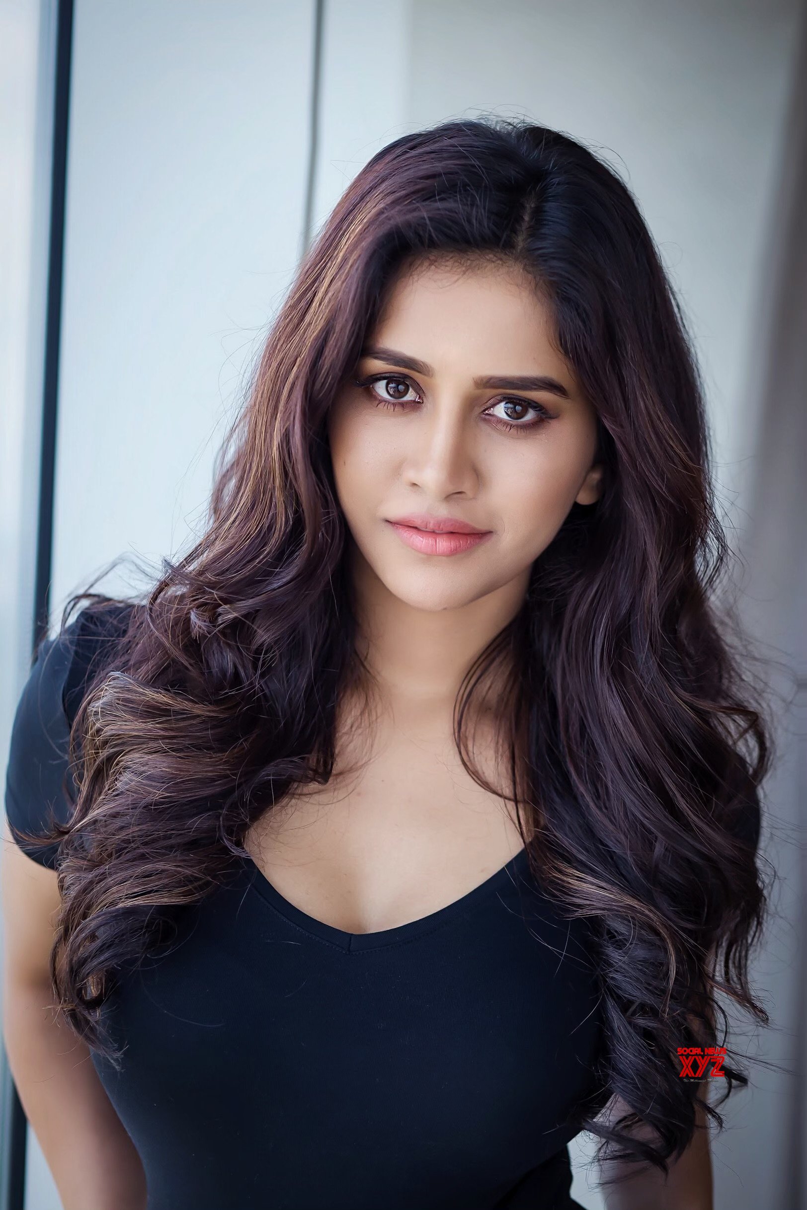 Ismart Shankar Heroine Nabha Natesh Latest Hot Hd Stills - Ismart Shankar Heroine Hot - HD Wallpaper 