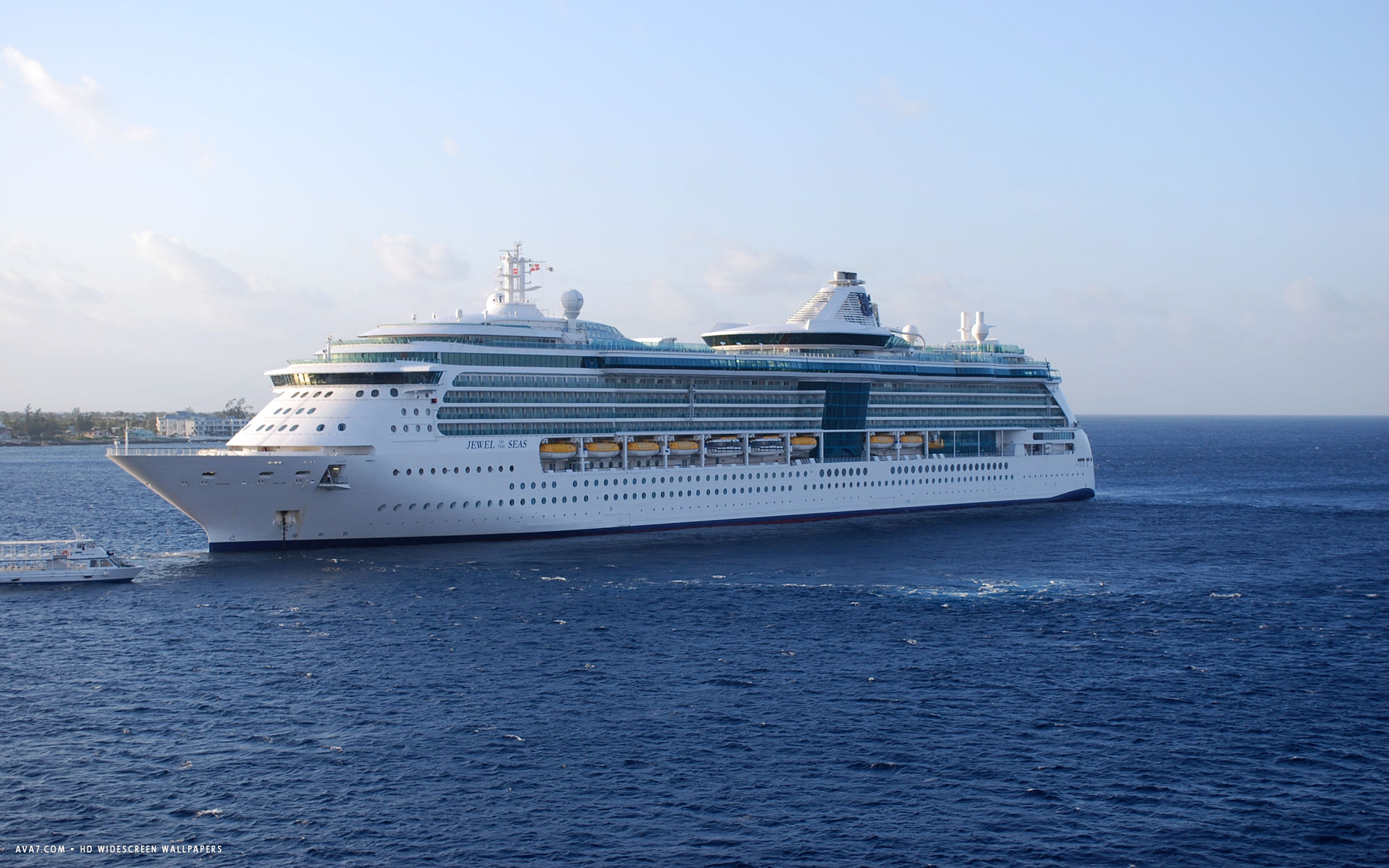 Jewel Of The Seas Cruise Ship Hd Widescreen Wallpaper - Jewel Of The Seas - HD Wallpaper 