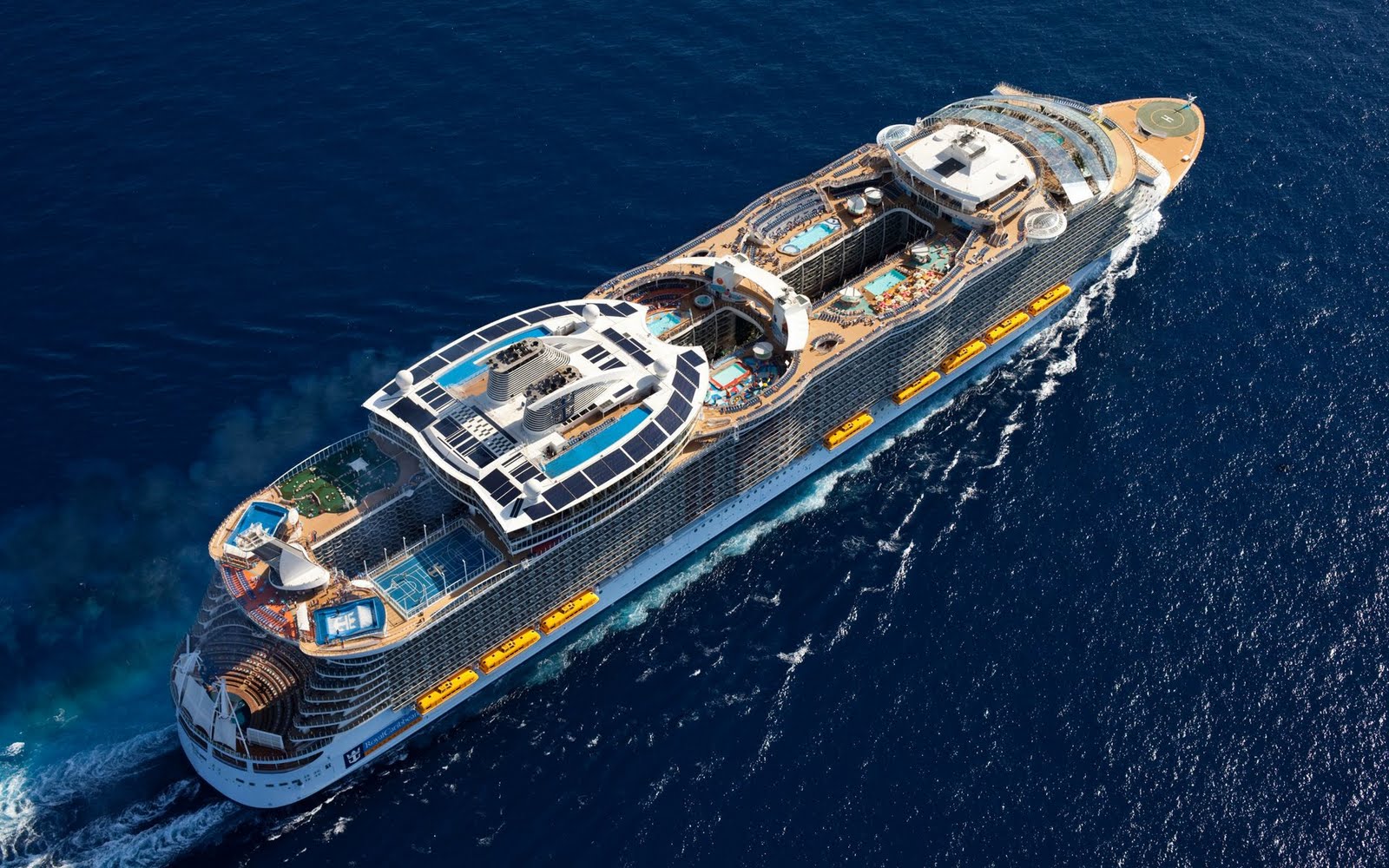 Huge Ship Hd Wallpaper - Oasis Of The Seas - HD Wallpaper 