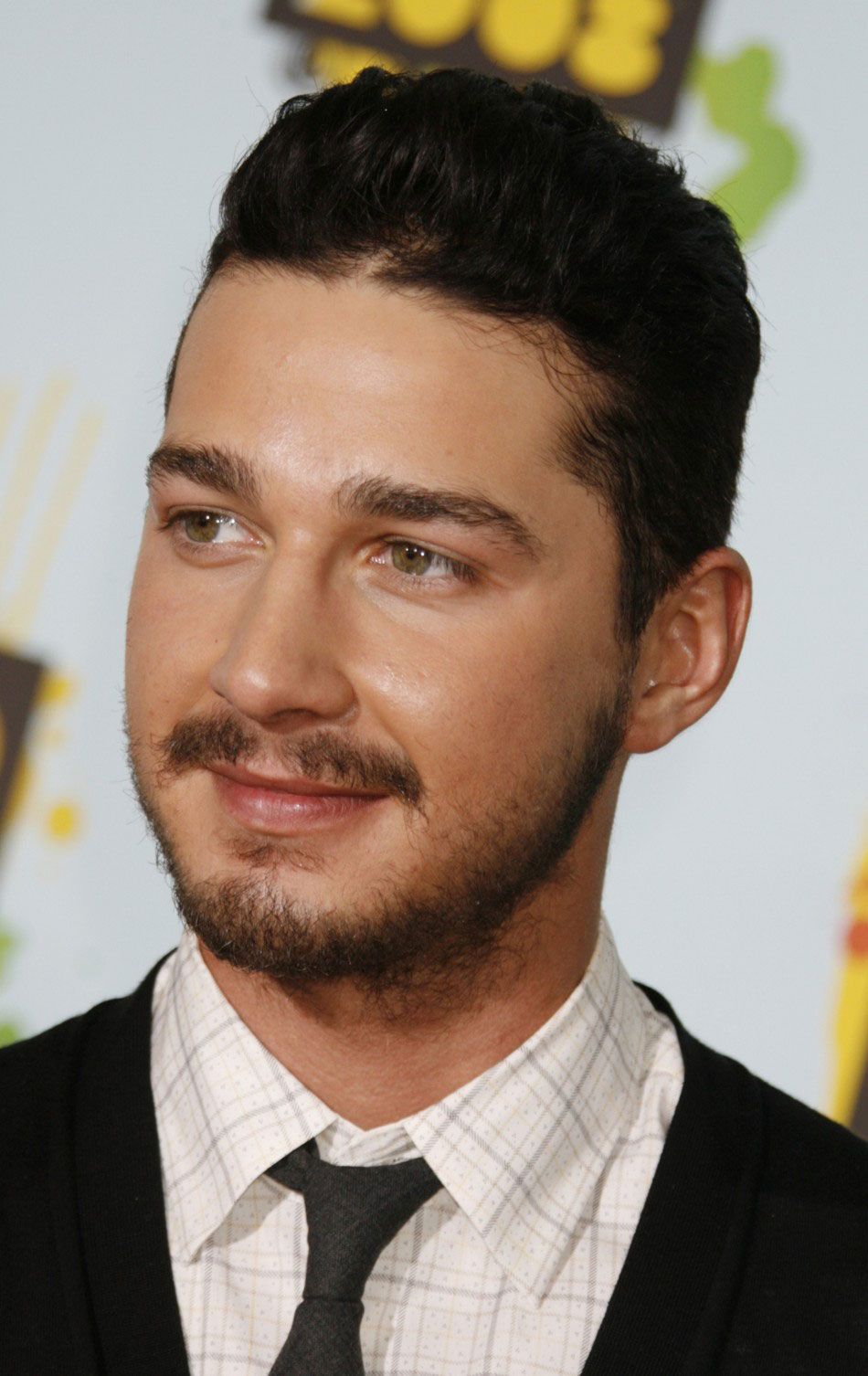 Shia Labeouf - HD Wallpaper 