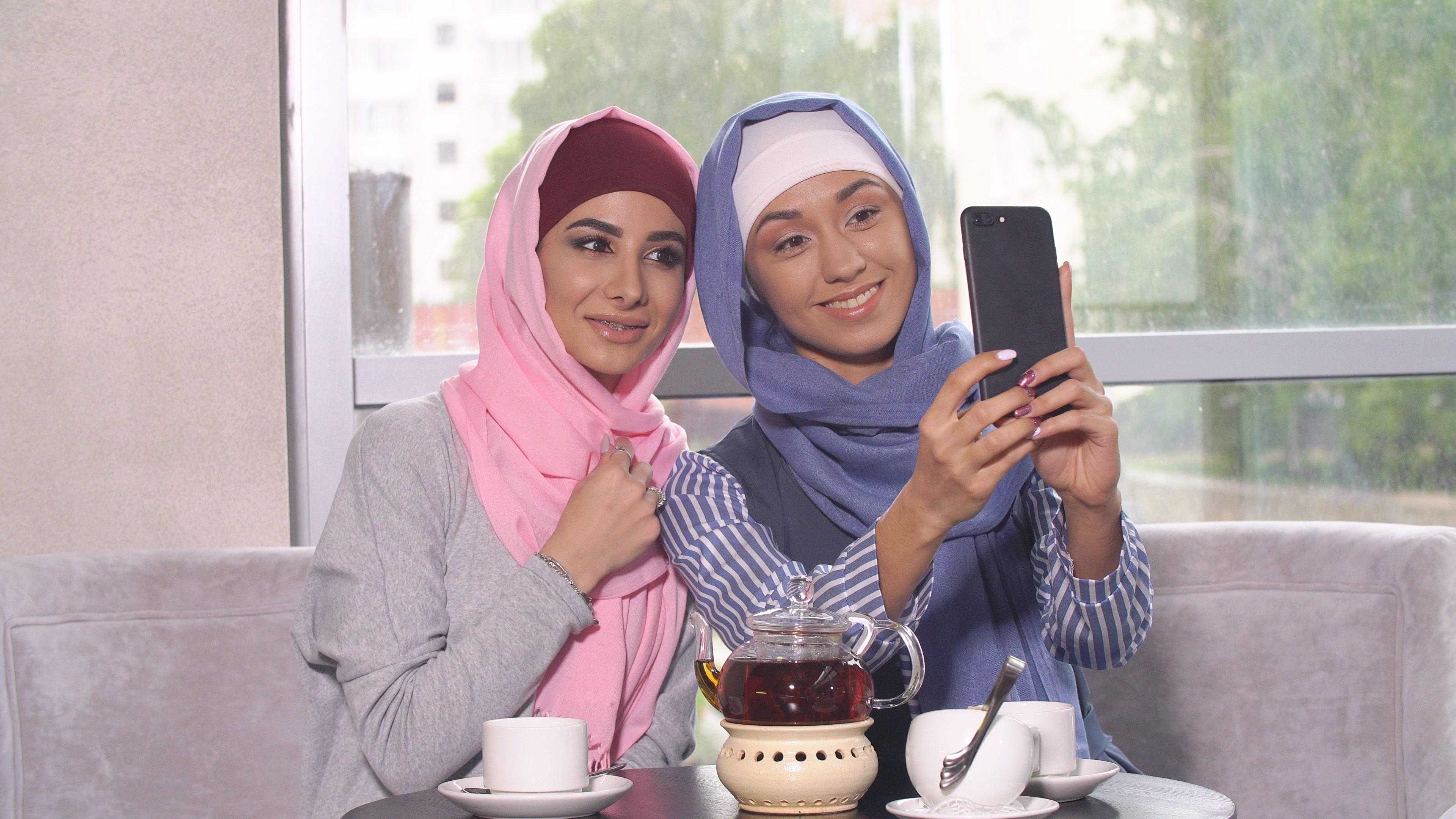 Muslim Girl Wallpapers For Mobile Phones - Woman - HD Wallpaper 