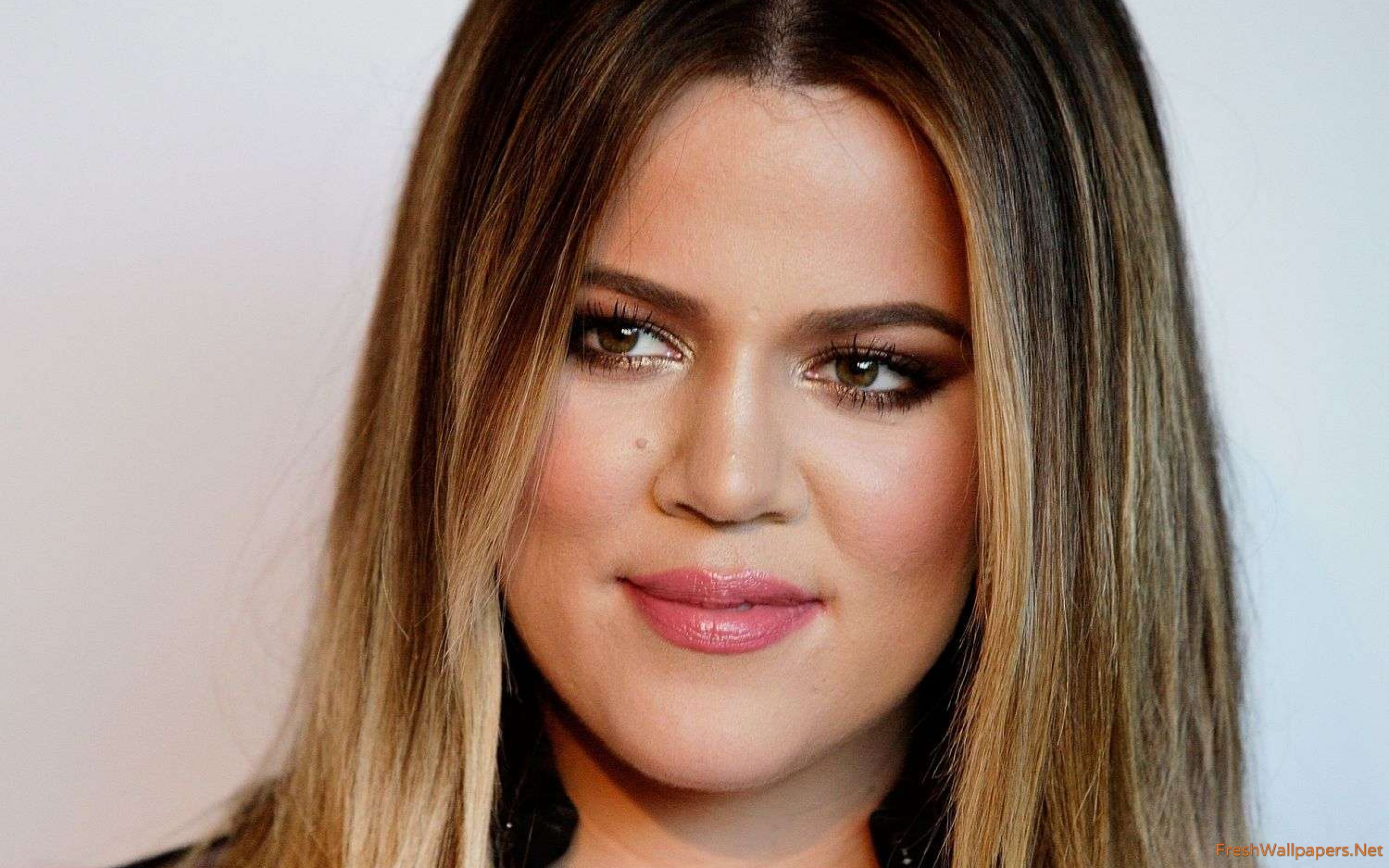 Khloe Kardatian Nose Job - HD Wallpaper 