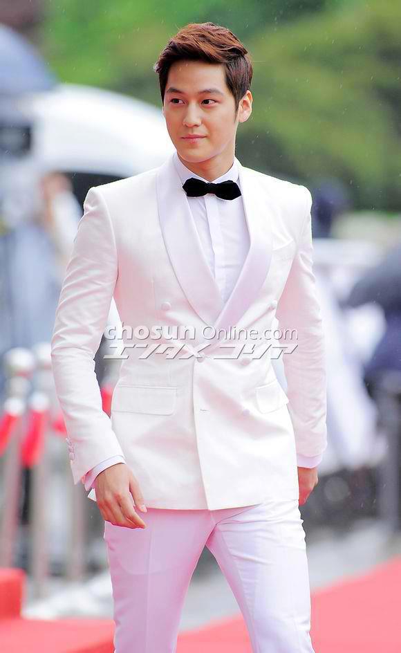 Kim Sang Bum 2018 - HD Wallpaper 