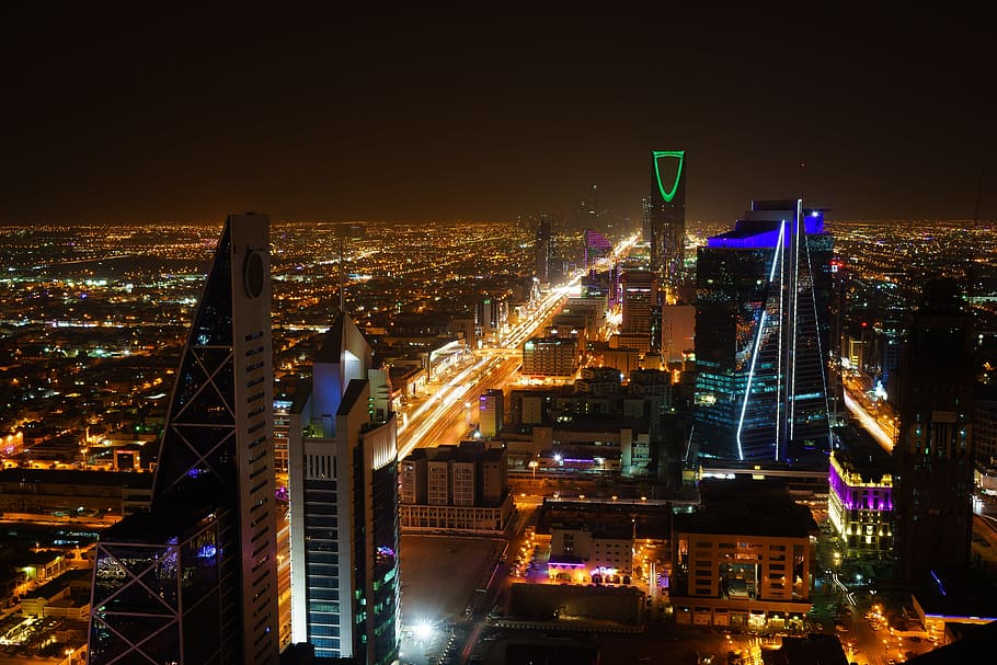 Cityskyline During Nighttime, Riyadh, Saudi Arabia, - HD Wallpaper 