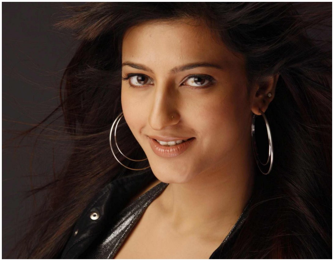 Collection Of Shruti Hassan Hd Wallpaper On Hdwallpapers - Shruti Hassan In Luck - 1092x852 Wallpaper Collection Of Shruti Hassan Hd Wallpaper On Hdwallpapers - Shruti Hassan In Luck - 1092x852 Wallpaper
