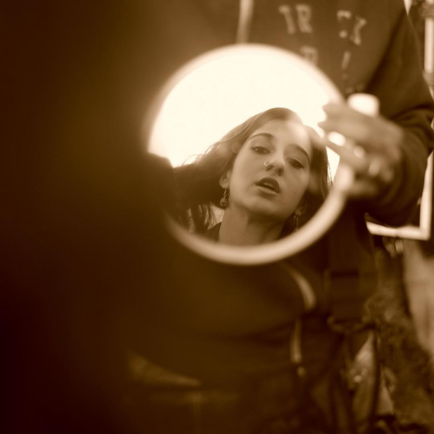 Sara Ali Khan Navel Hd Image - HD Wallpaper 