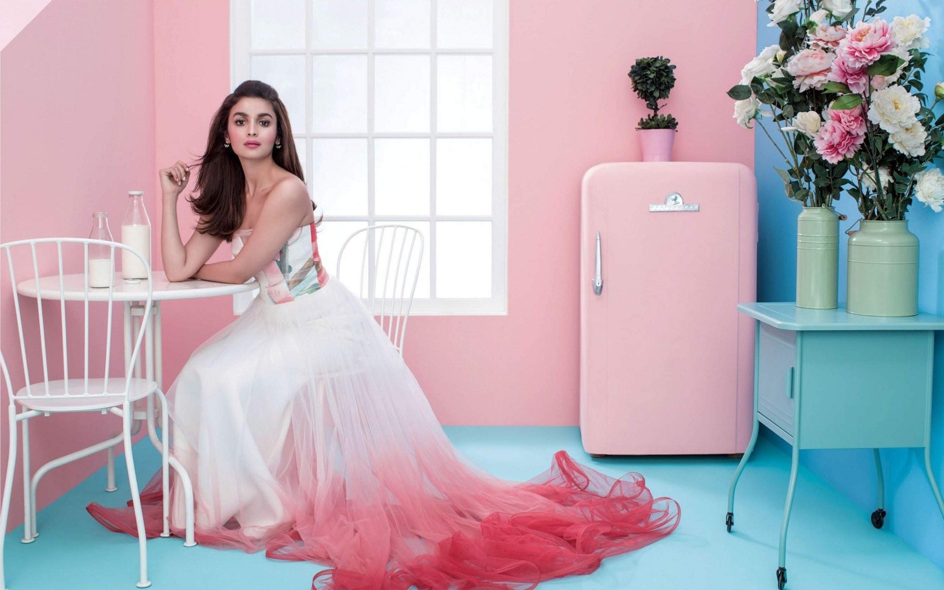 Alia Bhatt Sleeveless Dress New Wallpapers - Alia Bhatt Barbie Doll - HD Wallpaper 