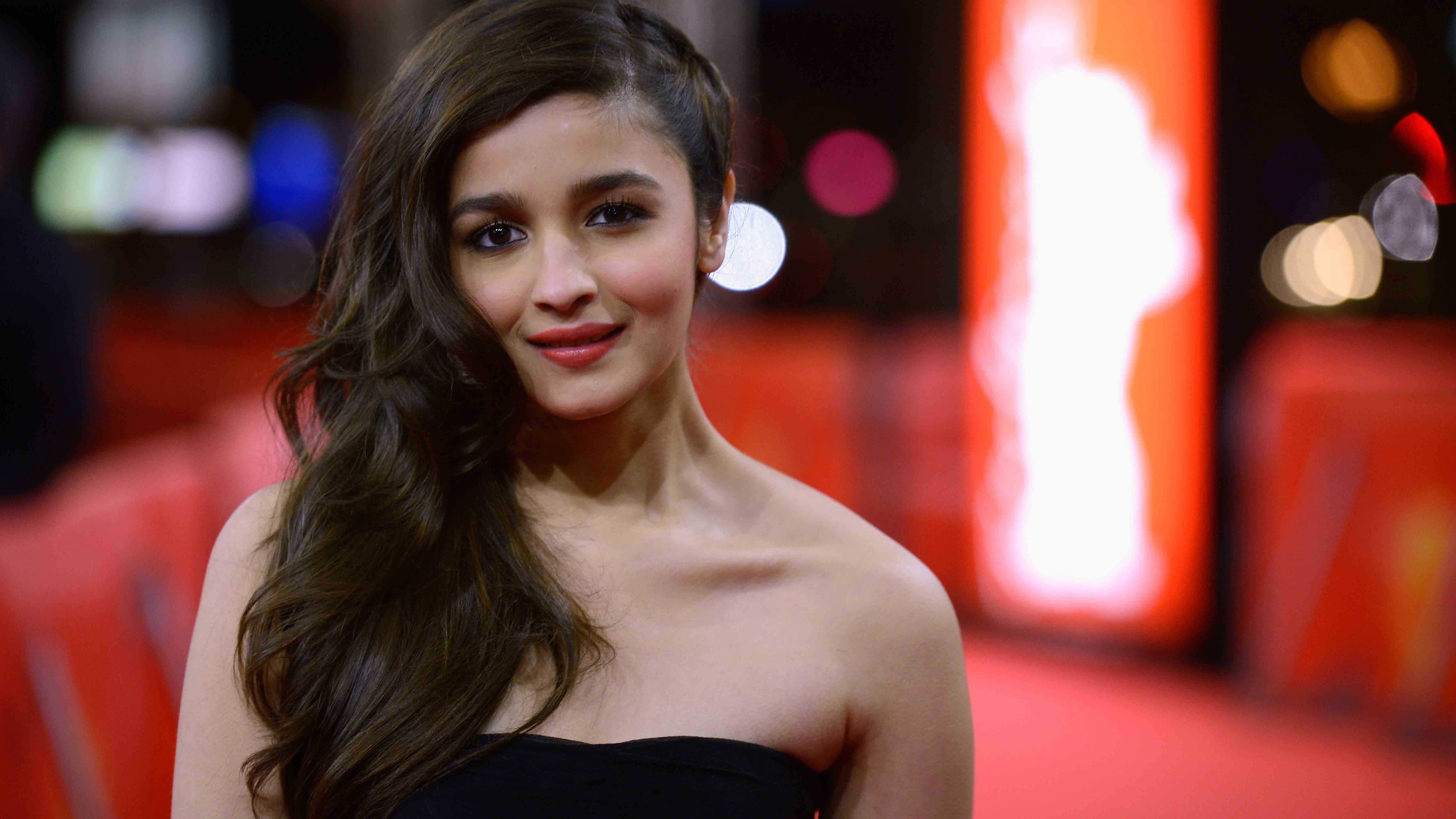 5k Wallpaper Of Alia Bhatt - Alia Bhatt Then Vs Now - HD Wallpaper 